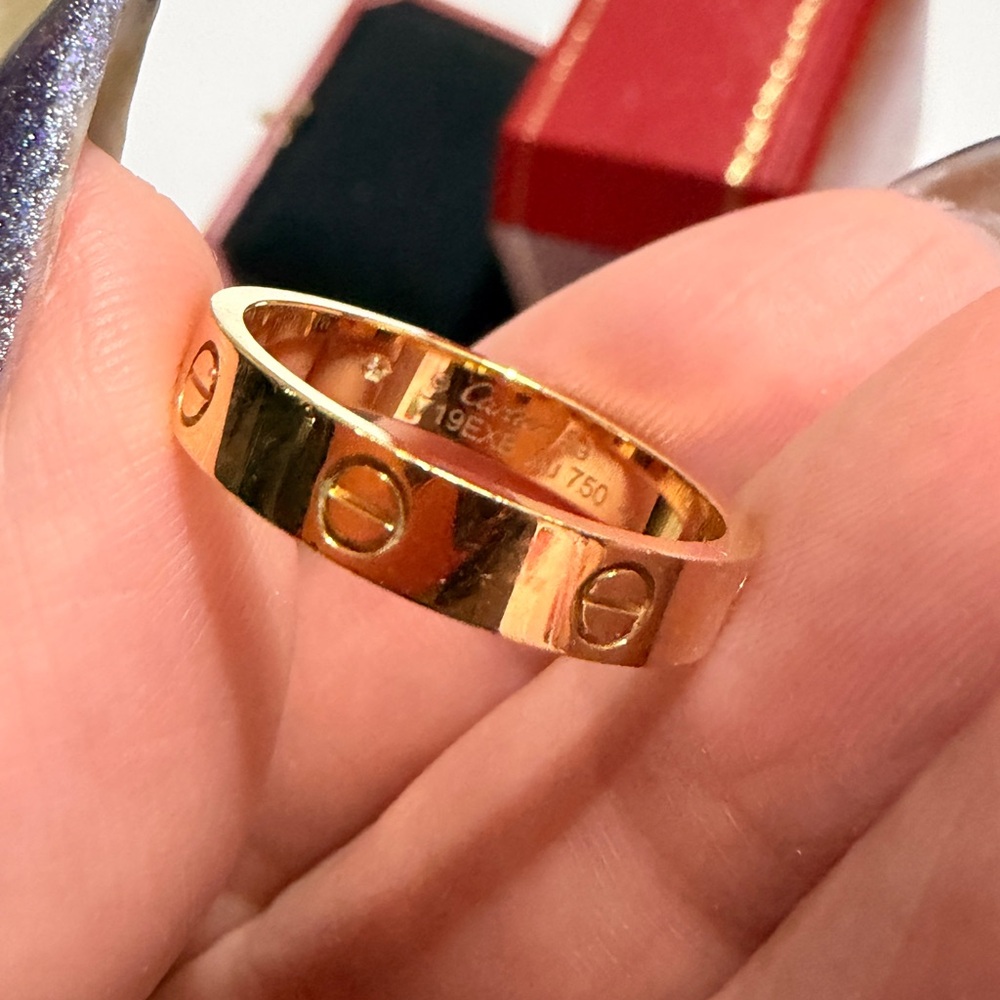 EUC AUTHENTIC CARTIER LOVE RING SMALL MODEL- 1 diamond 8 3/4 - Picture 14 of 16